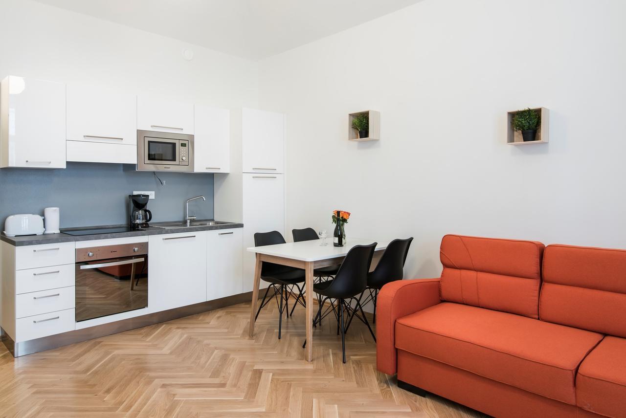Rehorova Apartment Prag